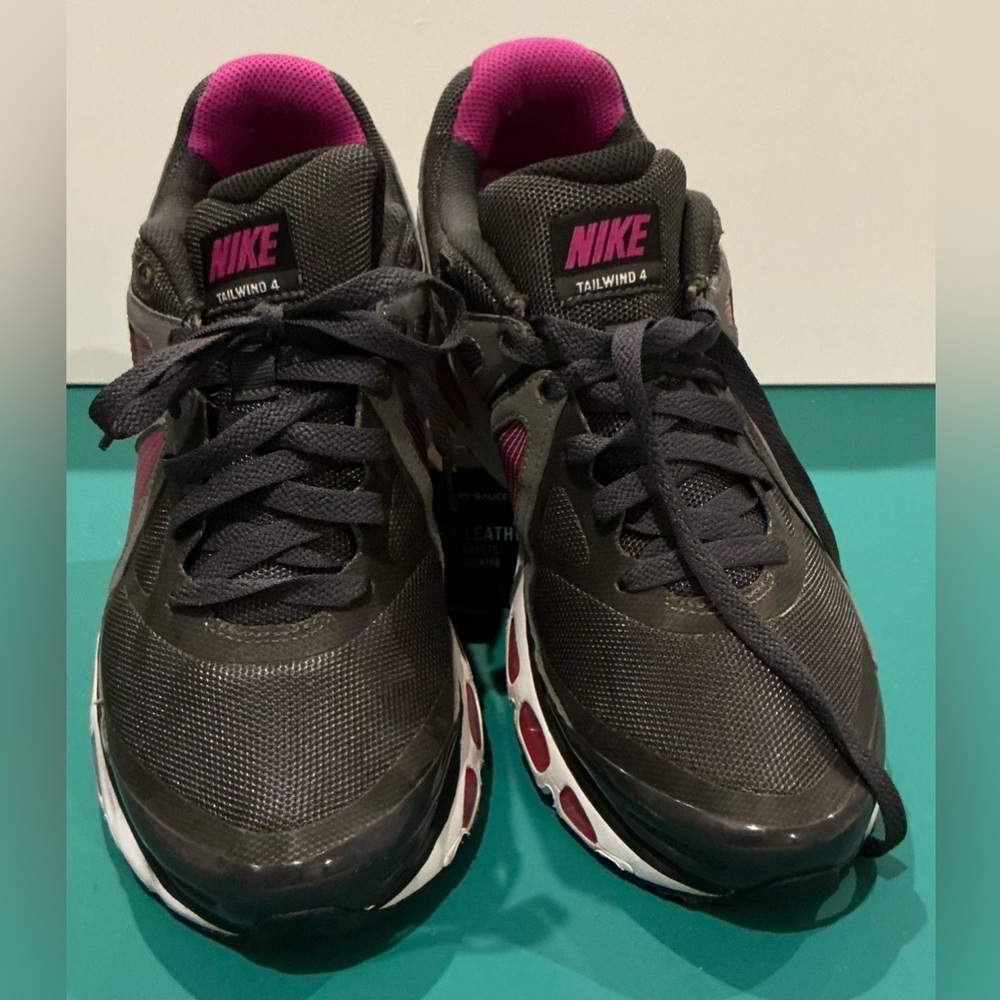 Nike Air Max Tailwind 4 Black, Purple, and Gray Sneakers Like New Women’s Size 9